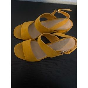 Old Navy Mustard Yellow sandals with heel